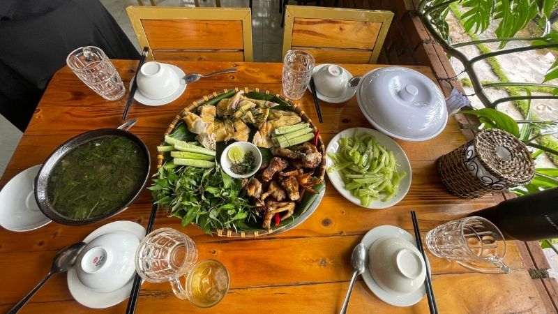 Ẩm thực đậm đà hồn quê tại Làng Đồng Mộc