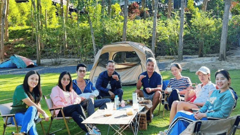 Gia đình muốn picnic cuối tuần