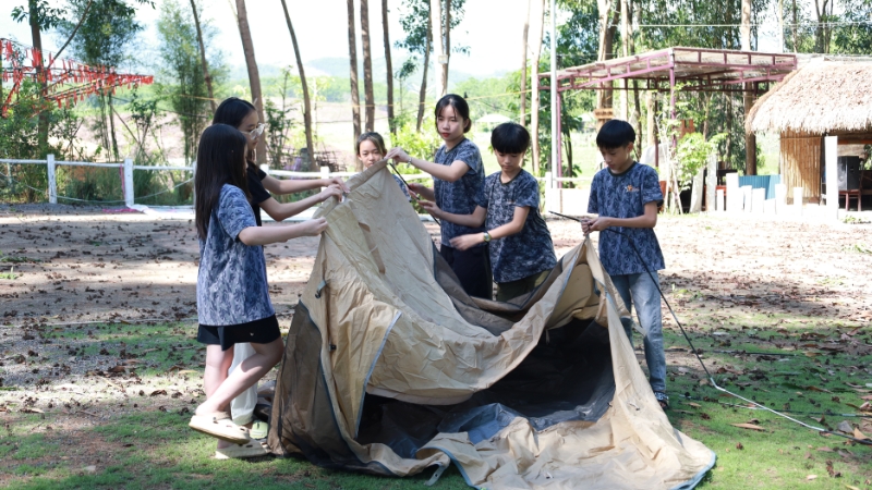 Không gian cắm trại