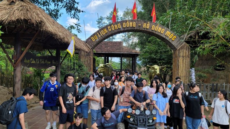 Làng Đồng Mộc phù hợp du lịch cuối tuần