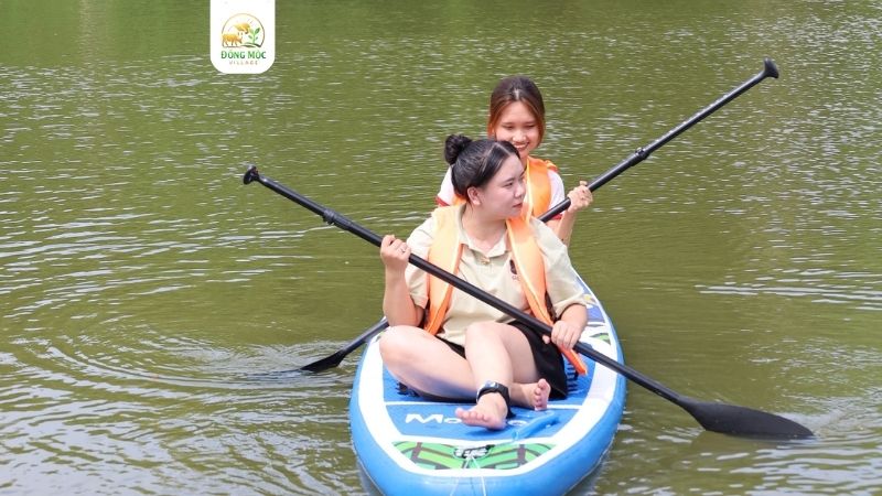 Trải nghiệm chèo sup tại Làng Đồng Mộc