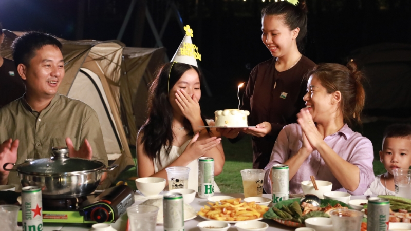 Tổ chức sinh nhật ấm cúng bên gia đình