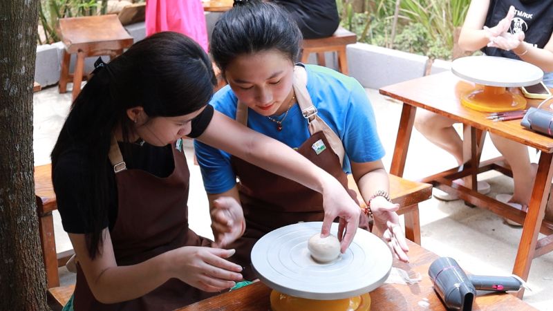 Trải nghiệm làm gốm