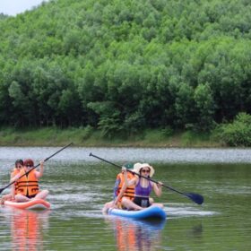 Thử sức chèo Sup tại Đồng Mộc