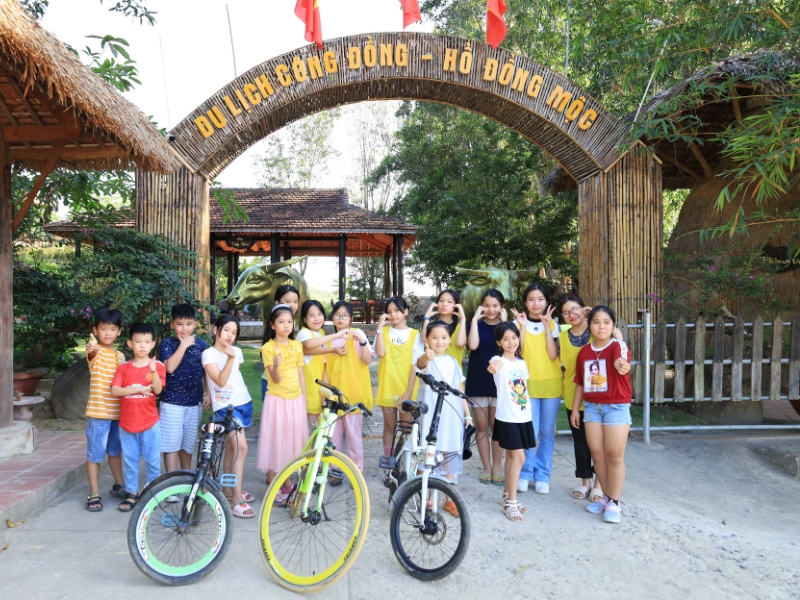 Du lịch giữa thiên nhiên xanh mát, trong lành